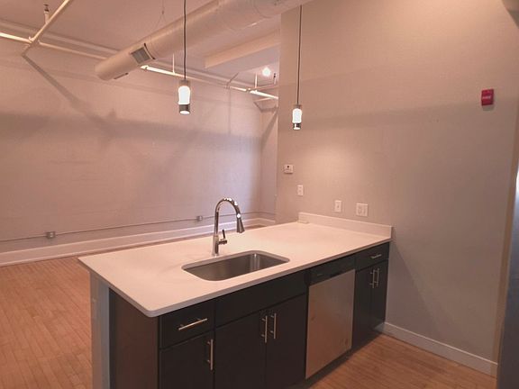 5th image of 3530 Utah St #305