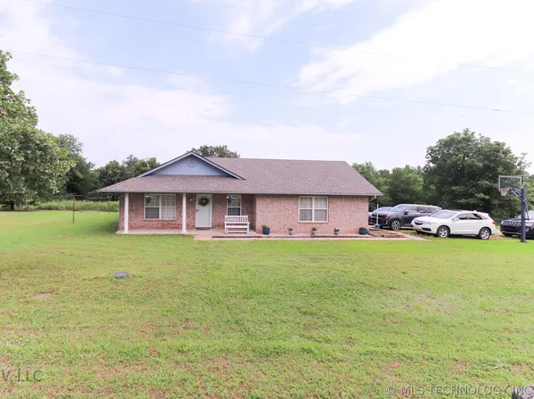 8951 Hilltop Rd, Beggs, OK 74421