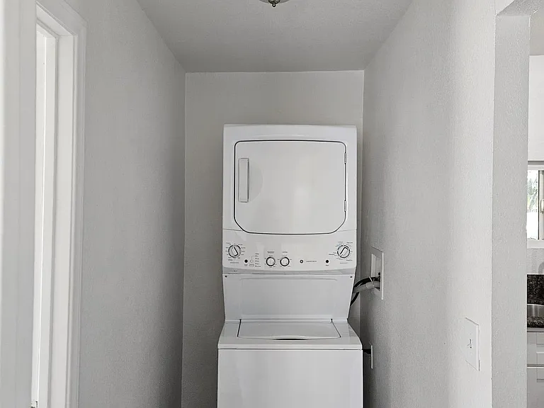 3172 Farnsworth Ave — Photo 7