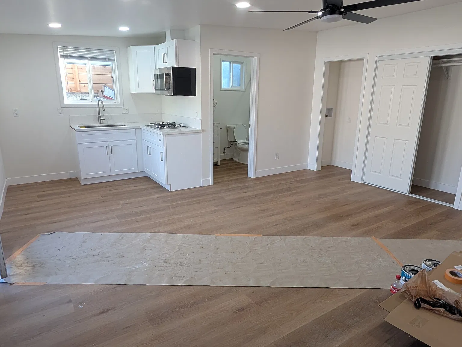 Studio, 420 sqft, $1,900 — Photo 1