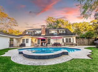 826 Longview Dr, Sugar Land, TX 77478