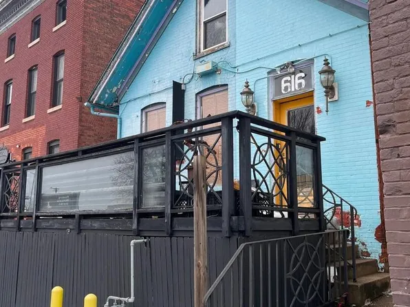 616 W 3rd St, Davenport, IA 52801