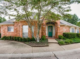 755 Village Green Dr, Desoto, TX 75115