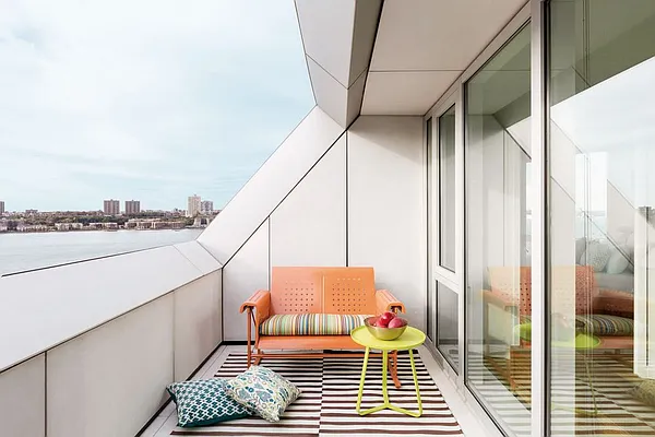 Rented by The Durst Organization | media 4