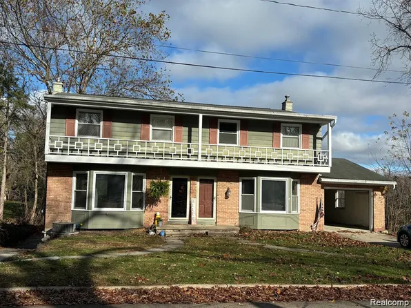 300 Bessemaur Dr, East Lansing, MI 48823