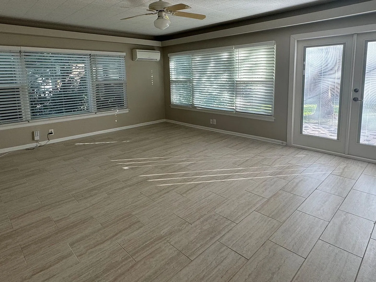 3 Bedroom, 2 Living Areas in Single Family Home close to Alamo Heights San Antonio — Photo 3