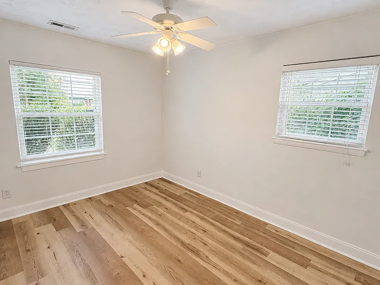 417 Ticonderoga Rd — Photo 10