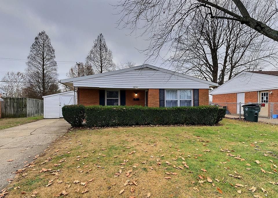 1st image of 2806 E Yellowstone Dr