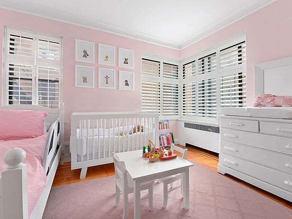 5th image of 17 Chittenden Ave APT 5C