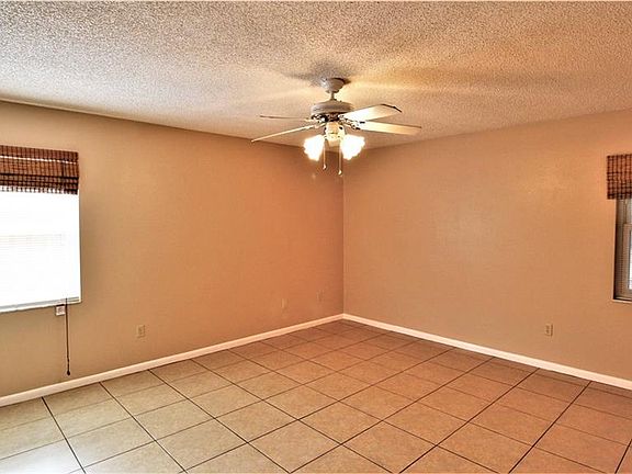 5th image of 1476 Columbia Ave