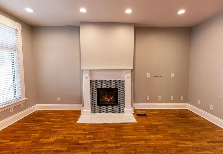 221-223 Thurman Ave #221 — Photo 4