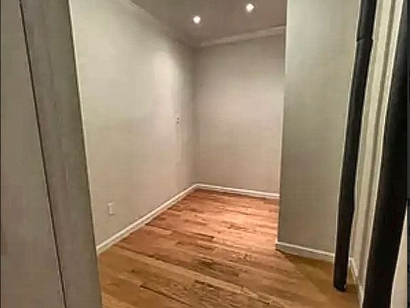 5th image of 172 Rivington St APT 1B