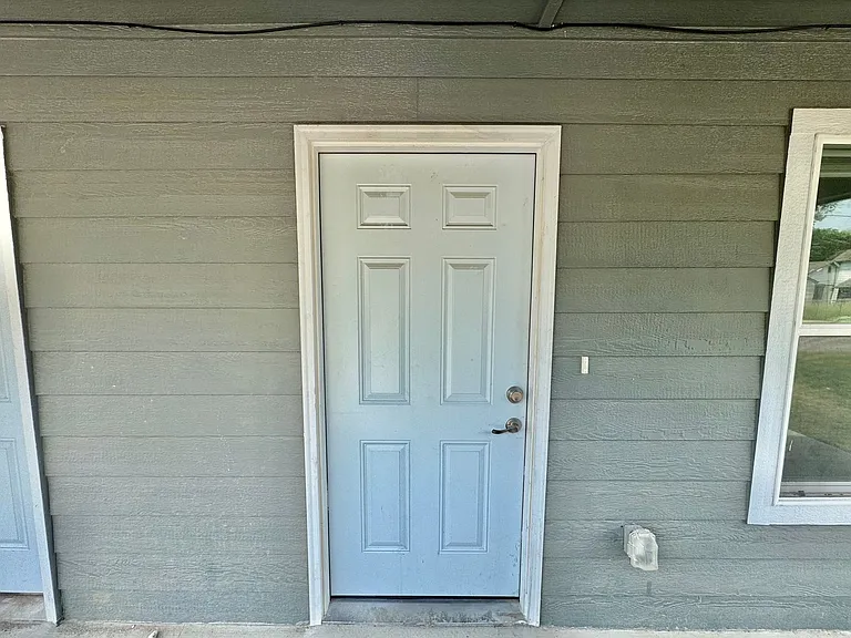 1007 N Quincy Ave — Photo 4