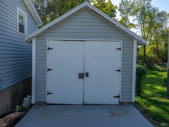 5th image of 612 Hay Ave