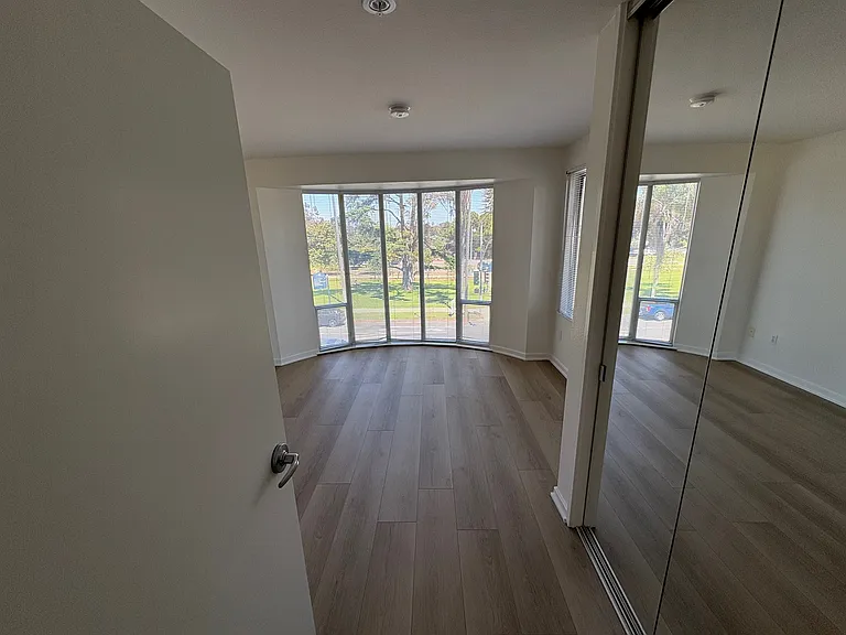3004 6th Ave #7 — Photo 14