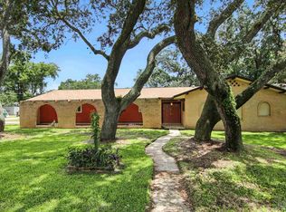 207 Nandina Rd, Gulf Breeze, FL 32561