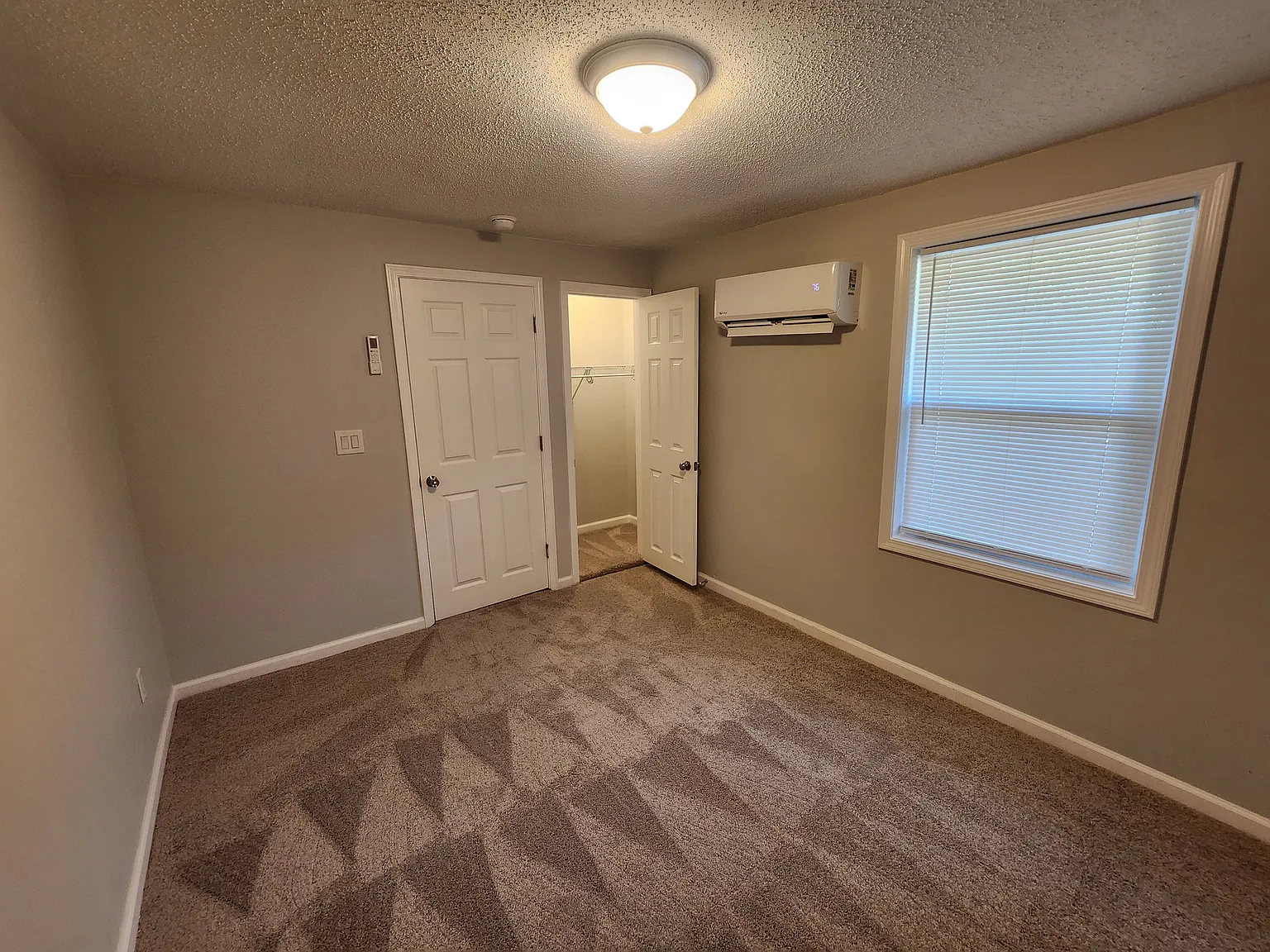 2 bed, 812 sqft, $1,200 — Photo 4