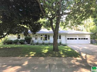 1233 3rd Ave SW, Le Mars, IA 51031