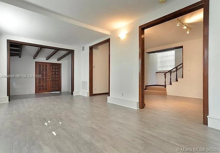 320 W 55th St — Photo 13