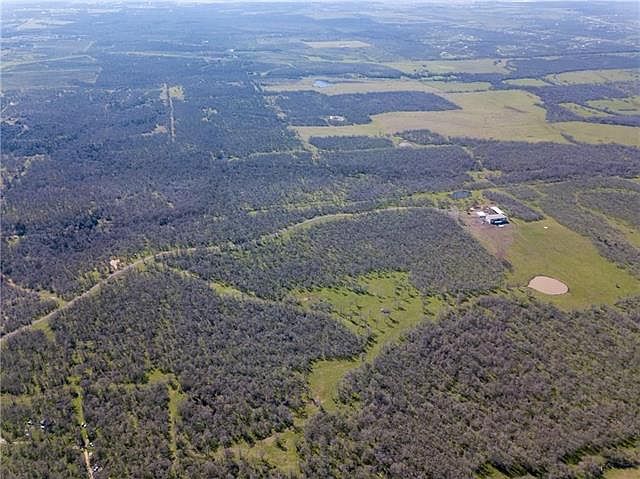 2nd image of 405 The Forest Rd