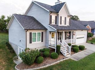 1664 Buffett Cir, Hickory, NC 28602