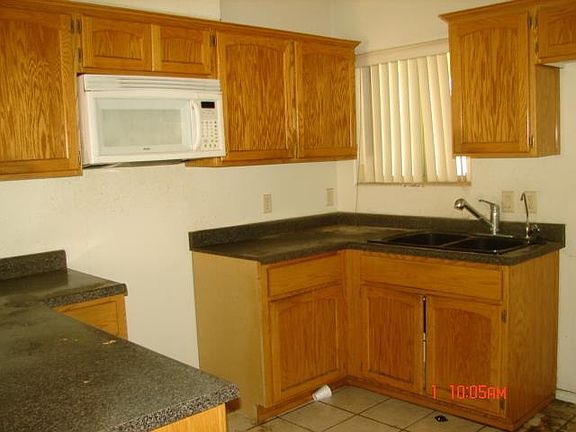 3rd image of 1410 E Los Olivos Dr