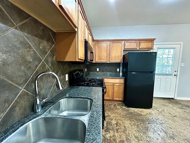 408 Nelray Blvd #B — Photo 7