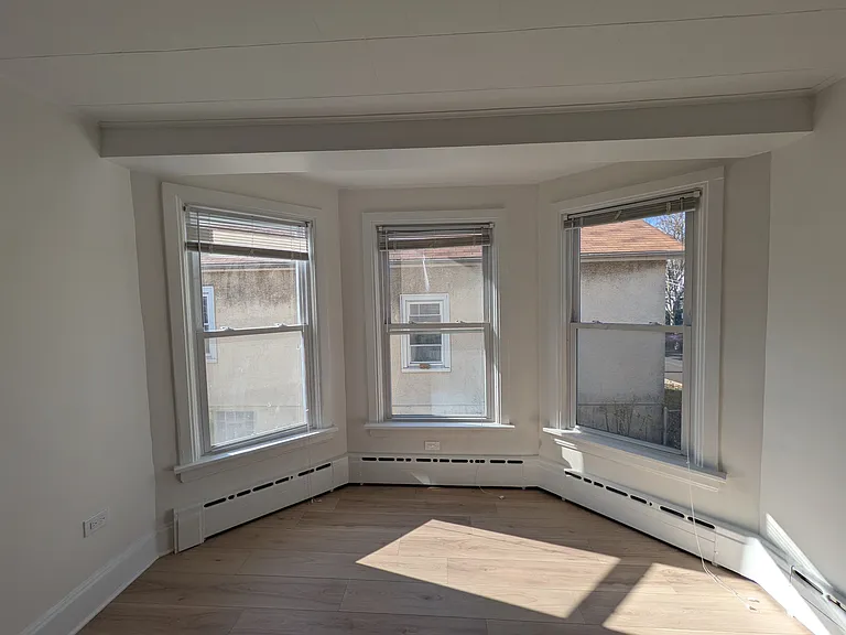 1516 Lee St — Photo 28