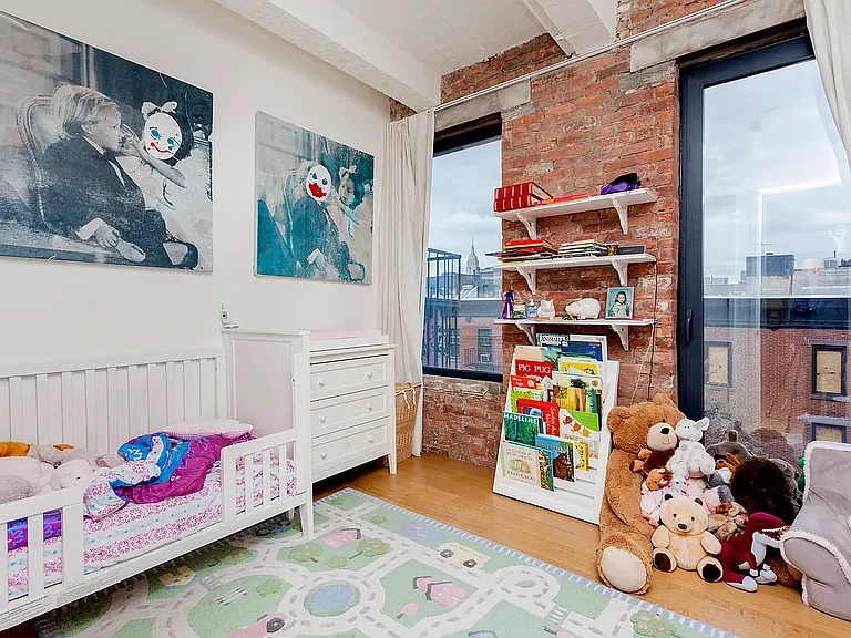 130 E 7th St #5 — Photo 7