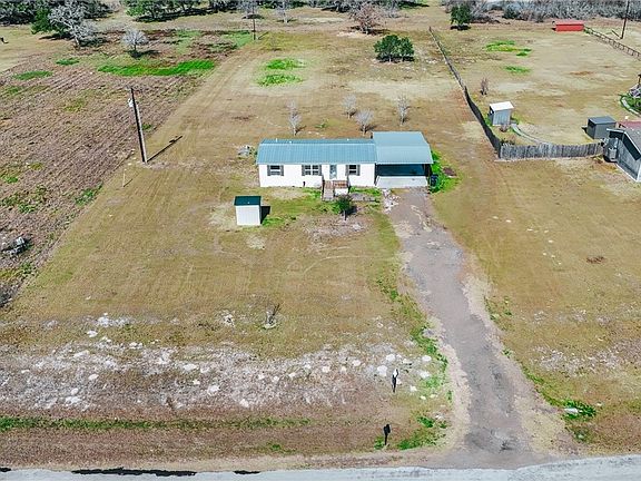 3rd image of 413 West Oaks