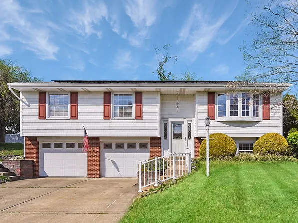 229 Princeton Dr, Aliquippa, PA 15001