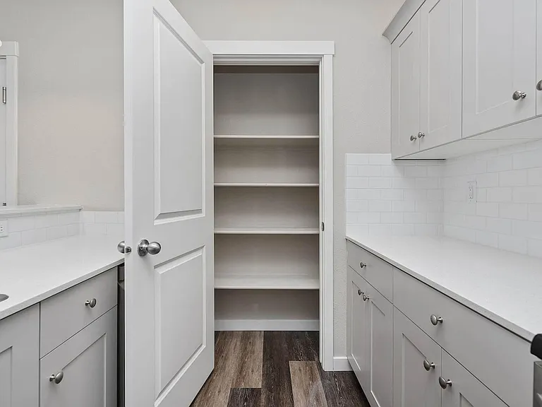 The Summit Apartments — Photo 20