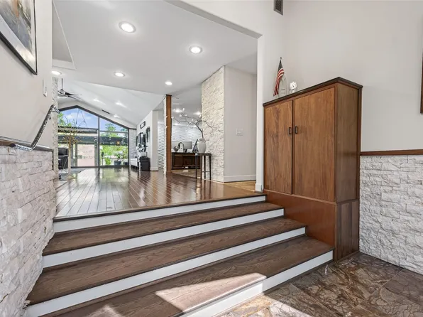 16914 Creeksouth Rd, Houston, TX 77068