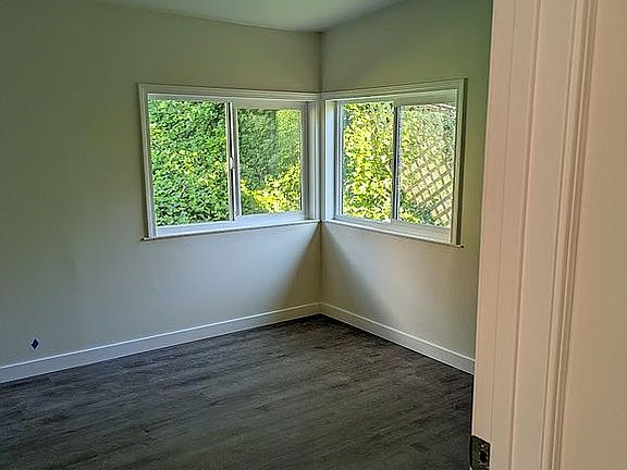 5th image of 10813 24th Ave SW