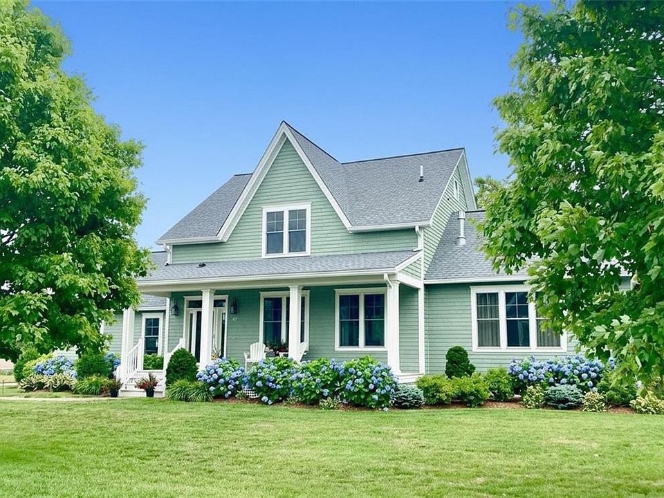 1st image of 23 E Matunuck Farm Dr