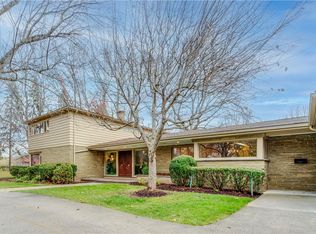 30 Grosvenor Rd, Rochester, NY 14610