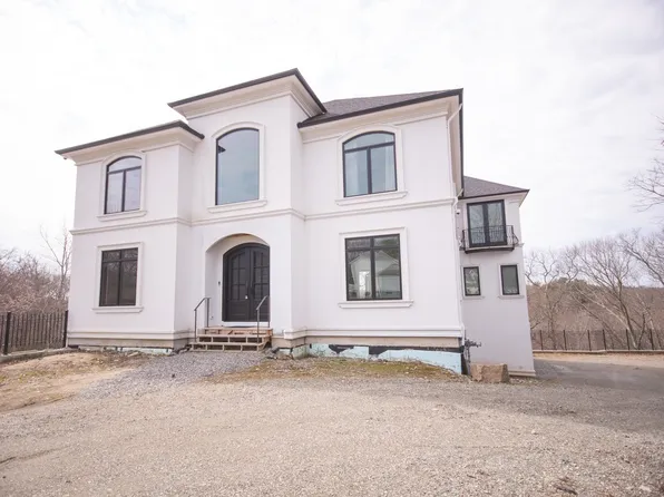12 Gianna Dr, Saugus, MA 01906