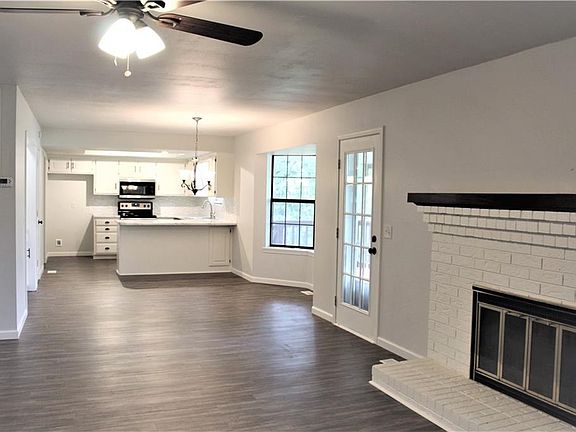 3rd image of 925 S 25th Pl