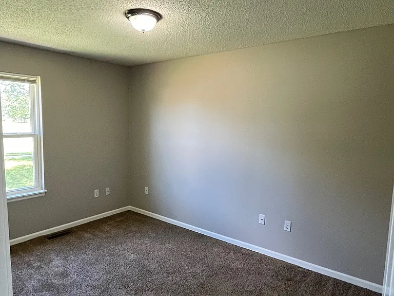 3930 Overland Dr — Photo 8