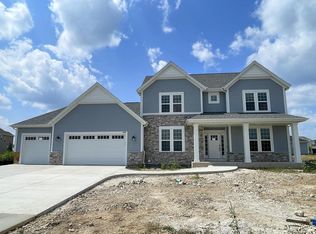 9725 S Bergamont Dr, Franklin, WI 53132