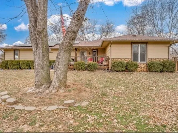 401 Linden Ln, Haysville, KS 67060