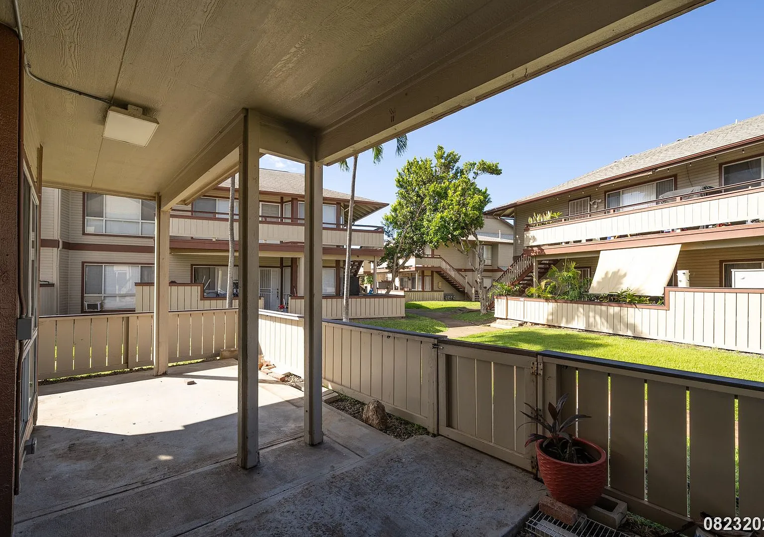 $3200 /Comfortable Ewa Beach Living Downstairs 2-Bed, 2-Bath in Palm Court — Photo 4