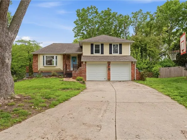 2904 NW Bedford Ct, Blue Springs, MO 64015