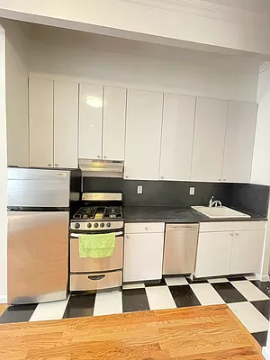 Rented by Silver Line Realty Group NY LLC | media 4