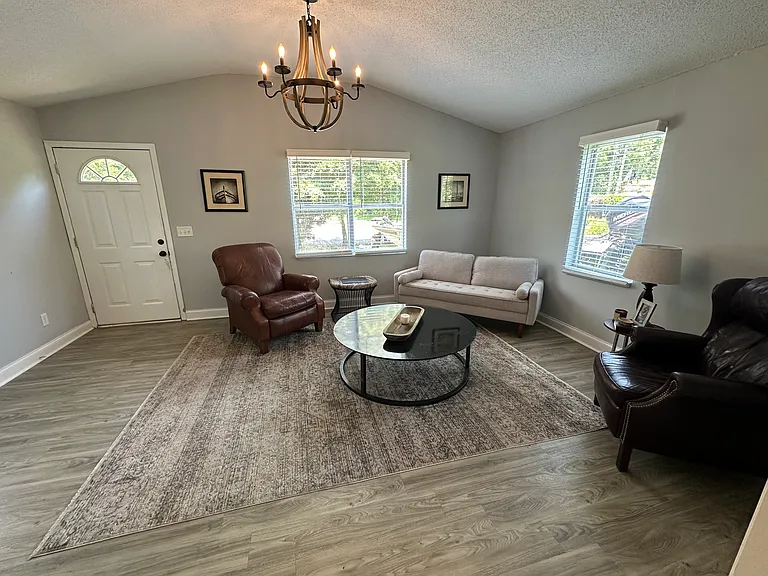 1523 W Robinhood Dr — Photo 3