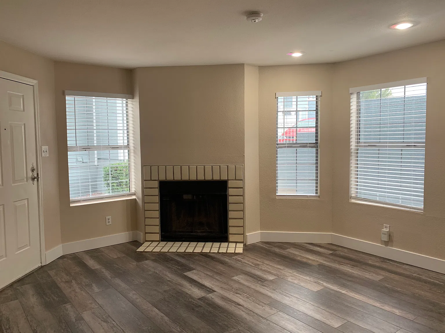 1505 N Center St — Photo 4