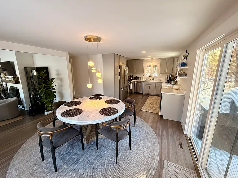 37 Summersea Rd — Photo 2