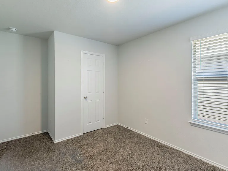 237 Poplin Ln — Photo 16
