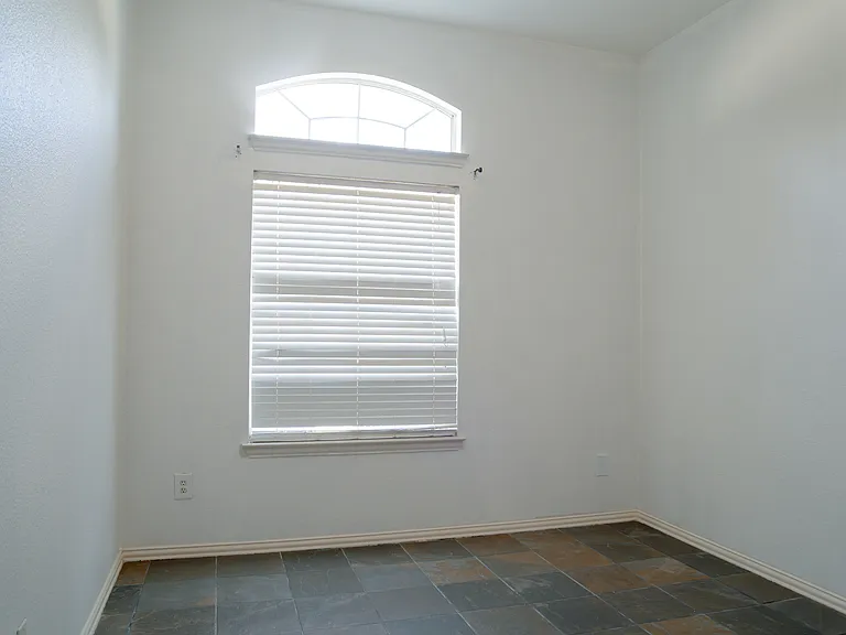 1730 Mineral Springs Dr — Photo 16
