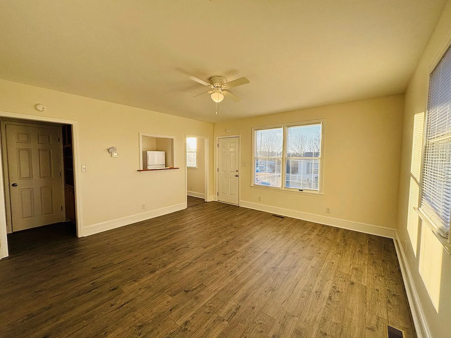 2 Bedroom, 1 Bath Duplex — Photo 3